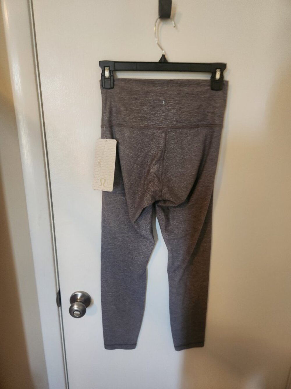 Lululemon - Picture 2 of 5